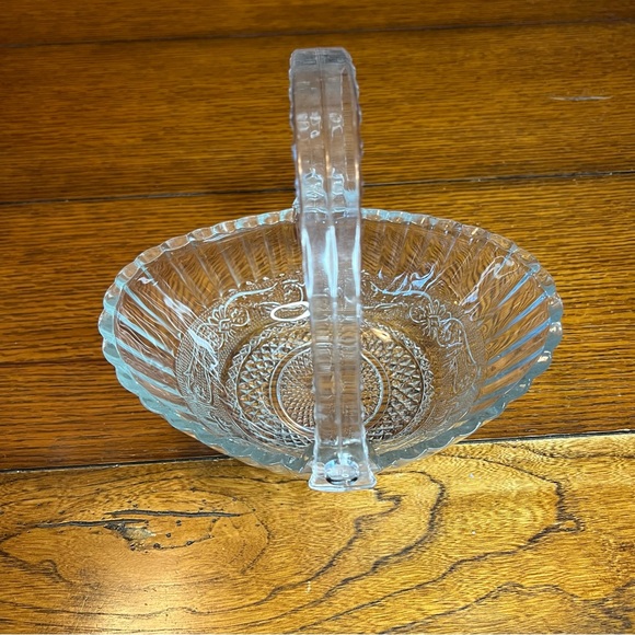 Depression glass vintage basket - Picture 1 of 5